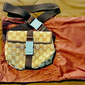 Auth Gucci GG Canvas Monogram Waist Belt Bum Bag Fanny Pack Brown 1125a